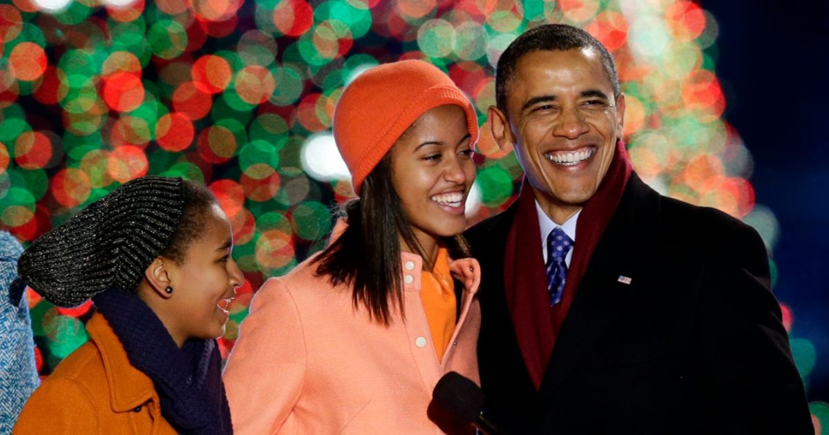 Barack Obama was seen going to dinner with his daughters without Michelle