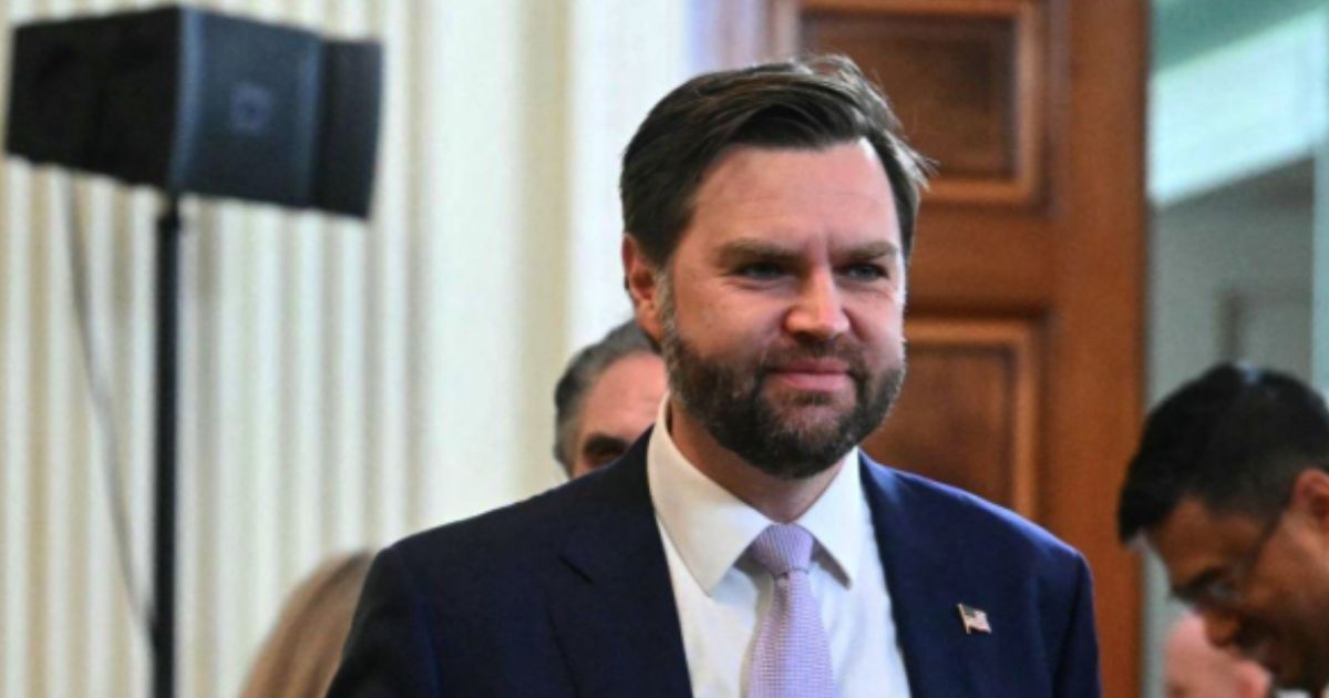 JD Vance ( Instagram|@jdvance_vp_fp)