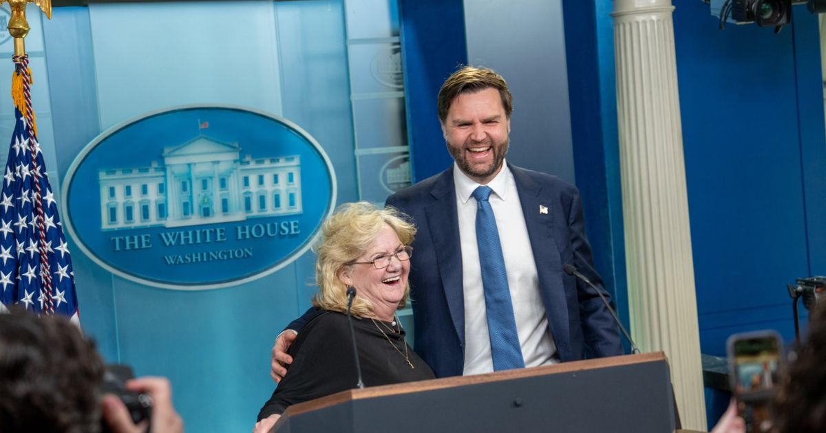 JD Vance with his mother Beverly Aikins (X|@Vice President JD Vance)