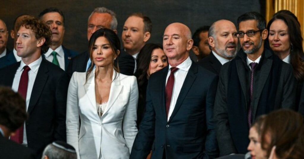 Jeff Bezos & Lauren Sánchez attending Trump's inauguration