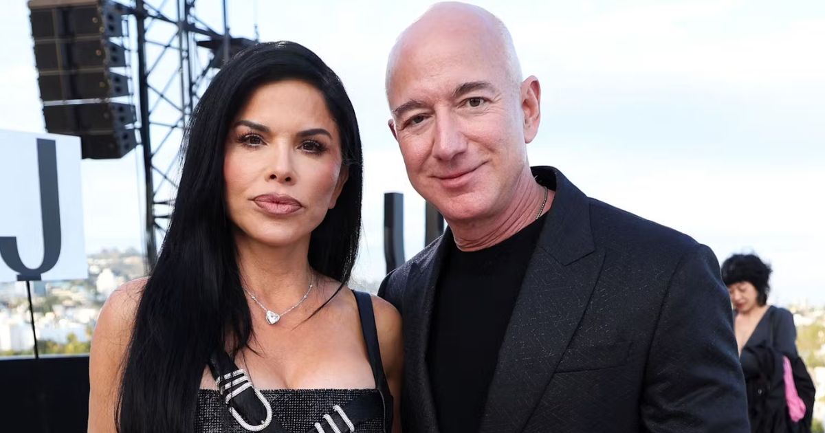 Jeff Bezos and Lauren Sanchez 