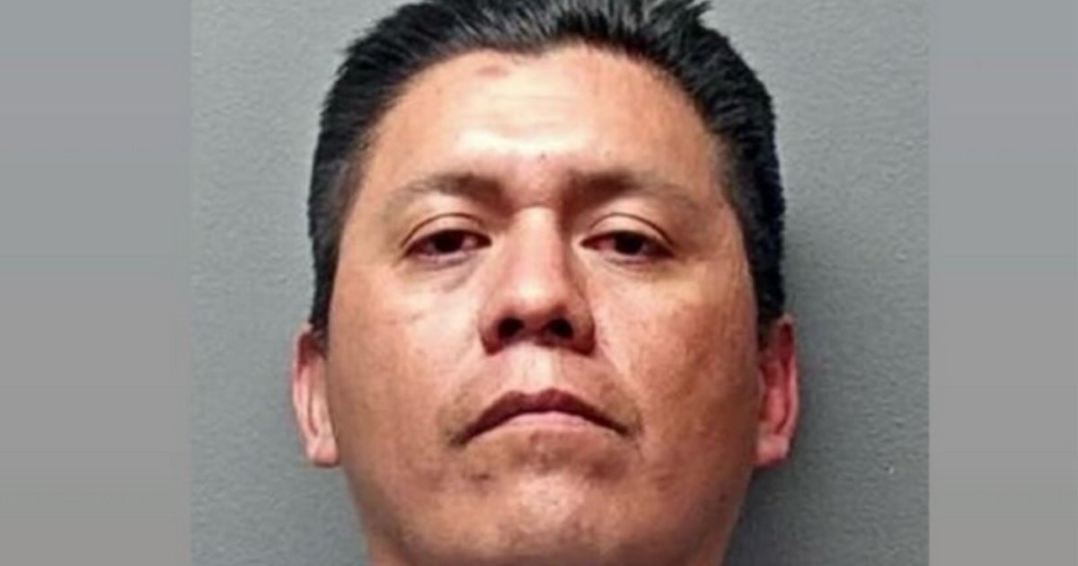 Jason Thornburg kiss three people