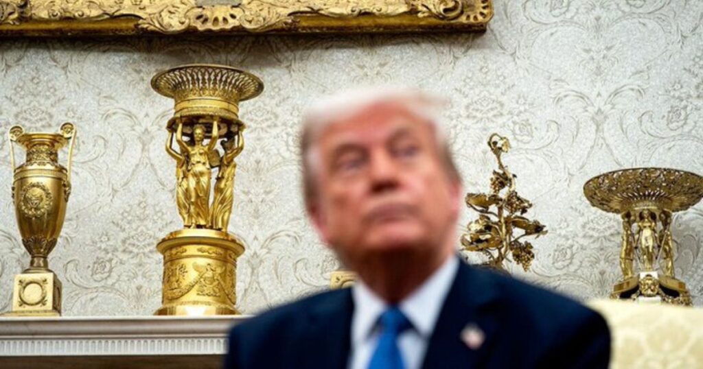 Trump changes ceilings and embellishments in White House