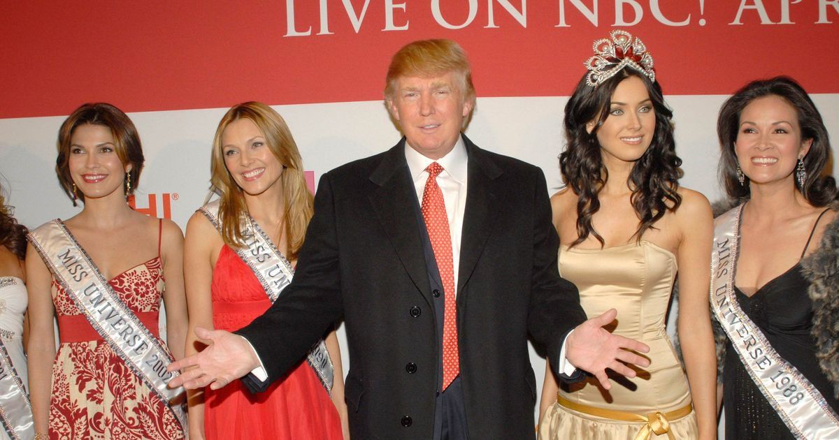 Trump Admits Sneaking Into Beauty Pageant Dressing Rooms. (Cover image source: Twitter)