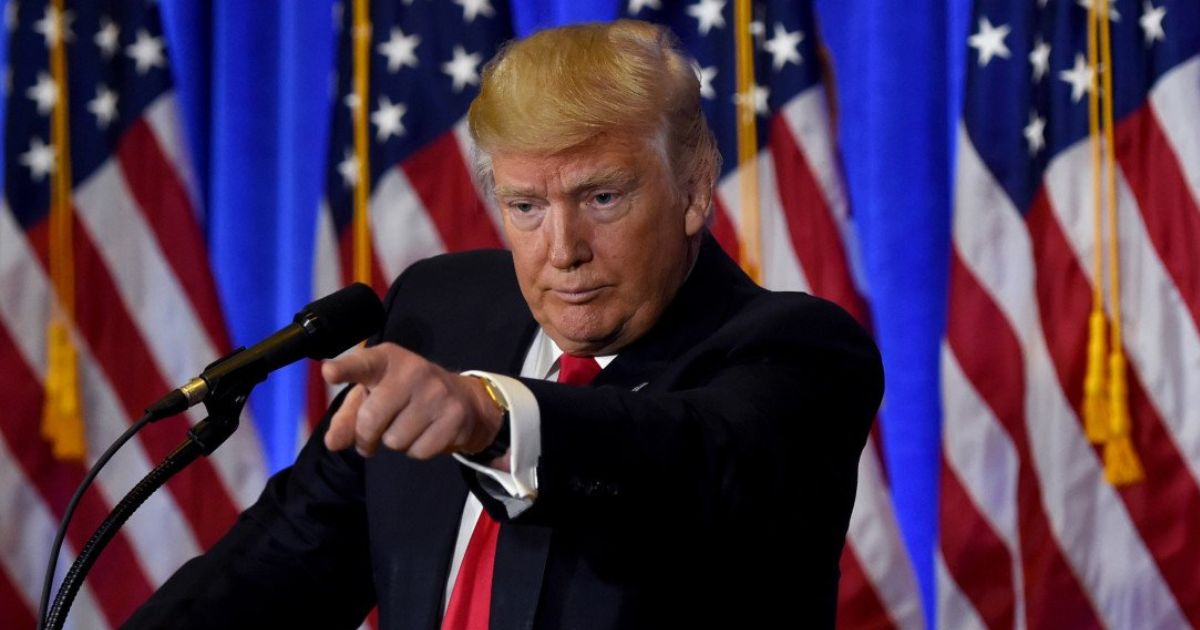 Trump’s “Bruised” Hand Sparks Fresh Health Rumors After Dinner with JD and Usha Vance