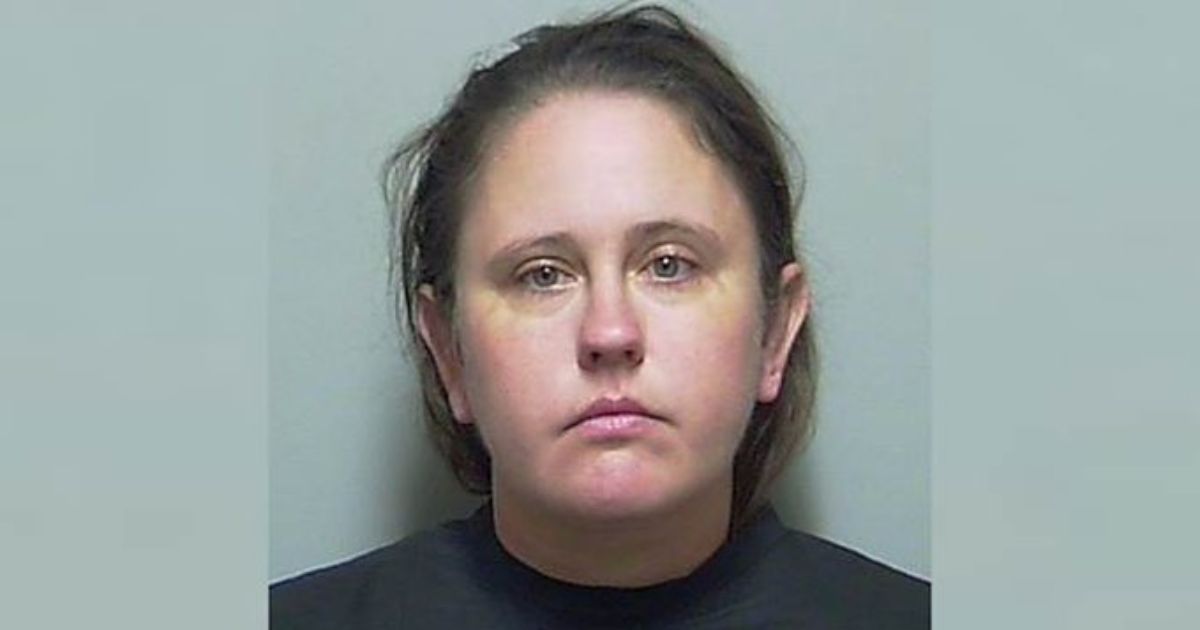 Florida Mom Leaves for Weeks for Party Leaving His Son and Seven Dogs in Filthy Home