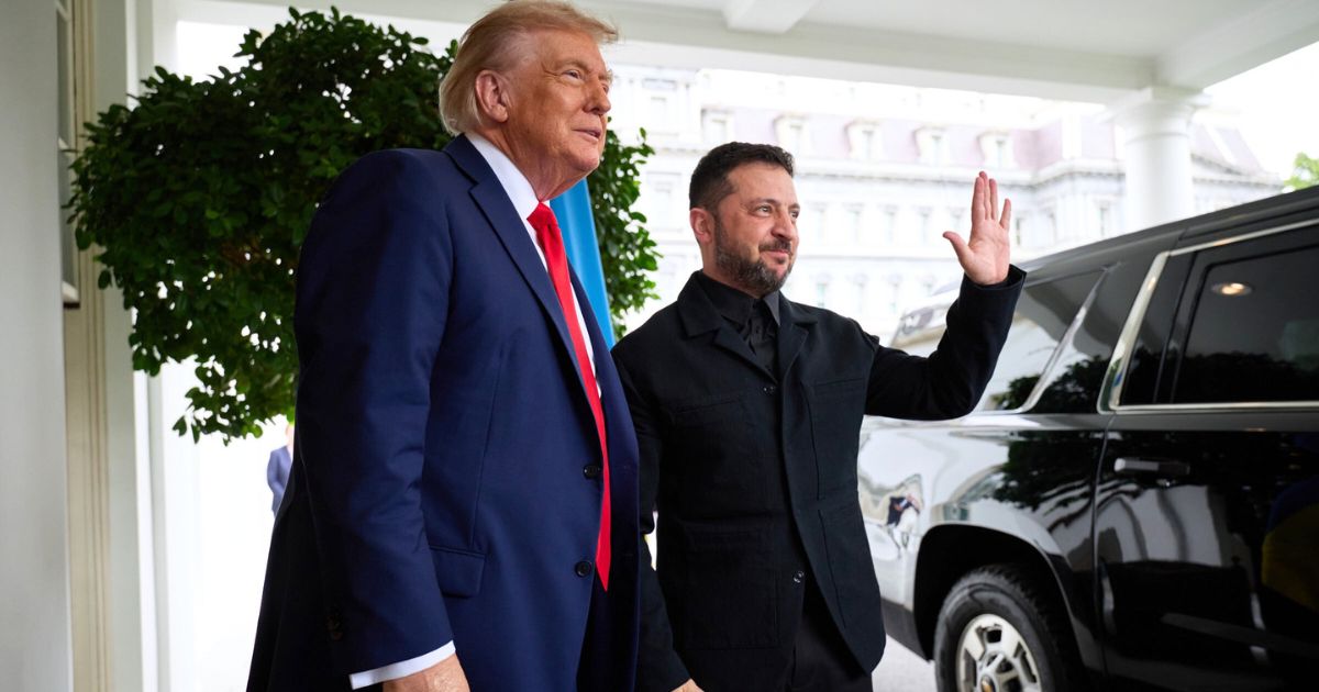 Volodymyr Zelenskyy and Donald Trump at the White House
