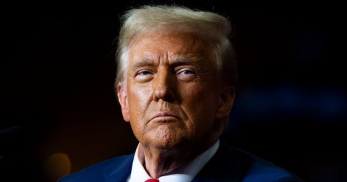 Donald Trump Secretly Gets COVID Booster While His Team Pushes Anti-Vax Agenda - Internet Explodes (@RightScopee|X.com).