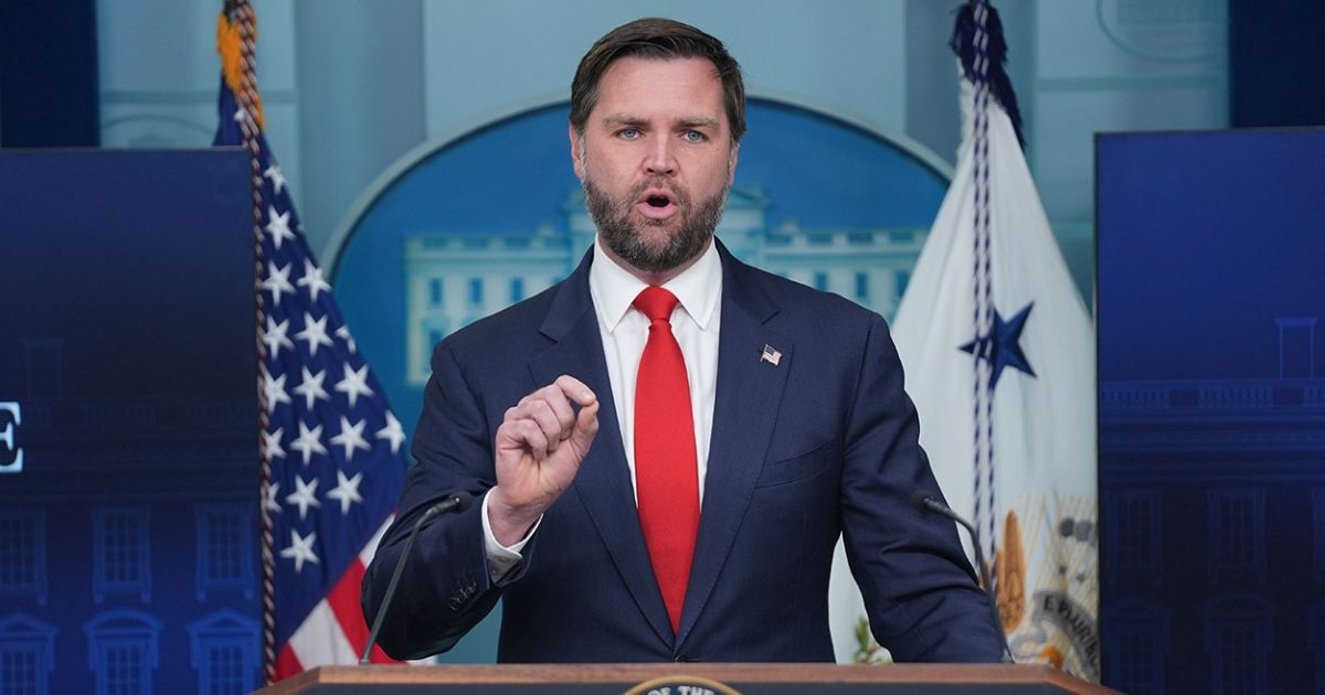 JD Vance blasted by netizens